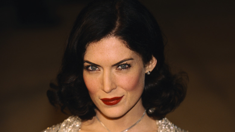 Lara Flynn Boyle smiling