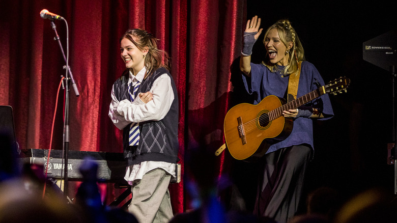 Maisy and Lennon Stella performing at a charity event at Brooklyn Bowl Nashville in November 2021