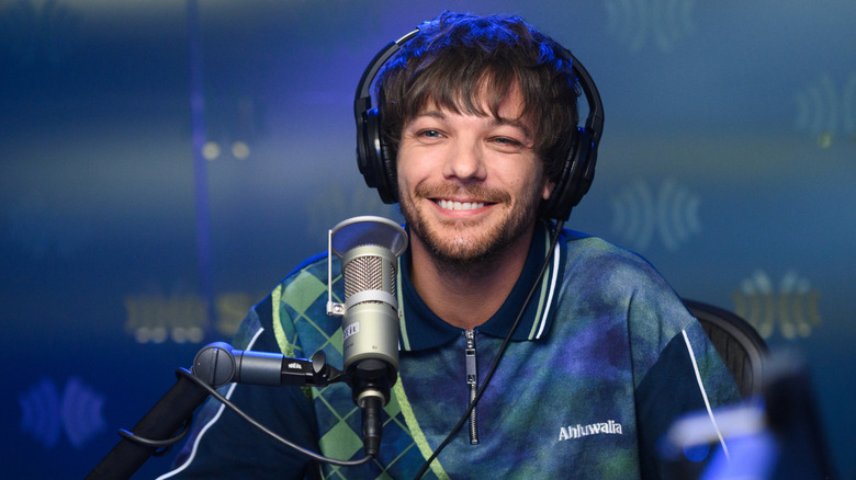 Louis Tomlinson talking on Sirius XM