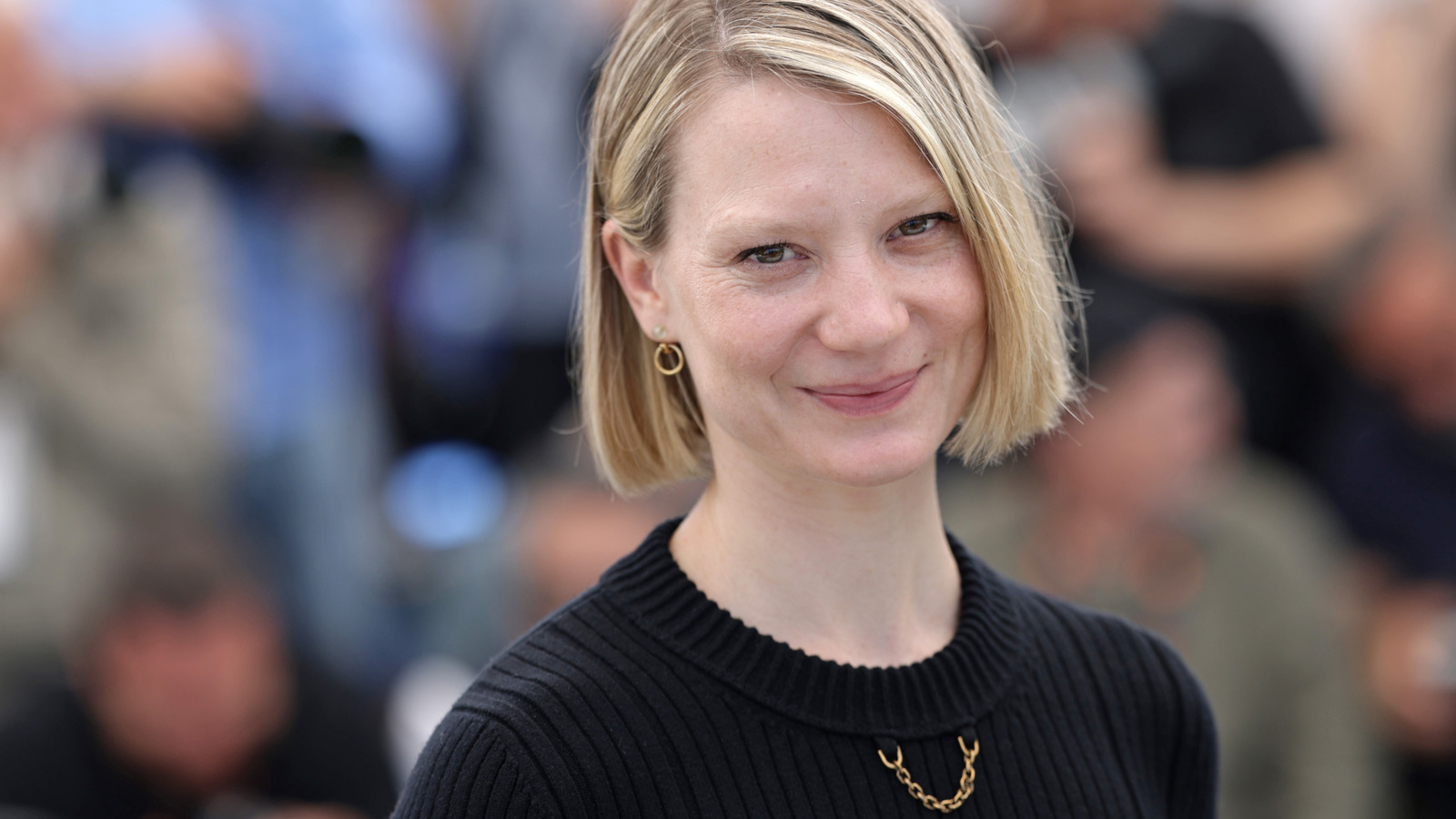 <a href="https://www.thelist.com/1821487/whatever-happened-mia-wasikowska/" target="_blank">Whatever Happened To Mia Wasikowska?</a>