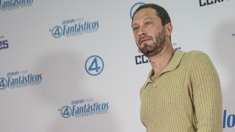 Ebon Moss-Bachrach posing at CCXP in 2025