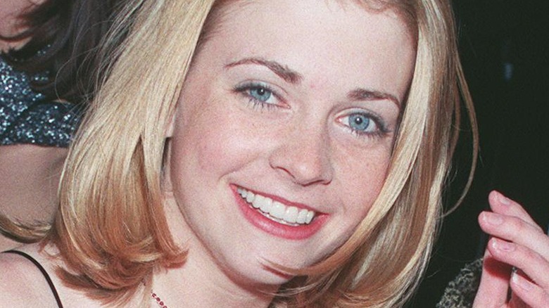 young Melissa Joan Hart smiling