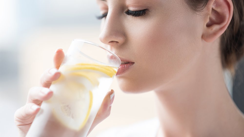 What will happen to your Body if you Drink Lemon Water Every Day