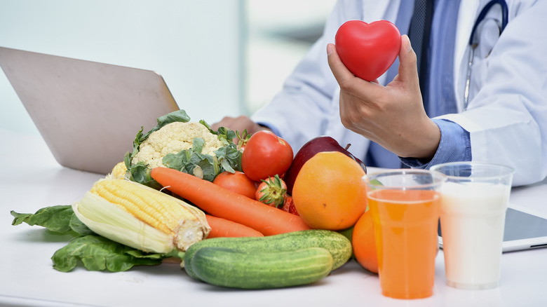 a doctor determining a healthy diet for your heart