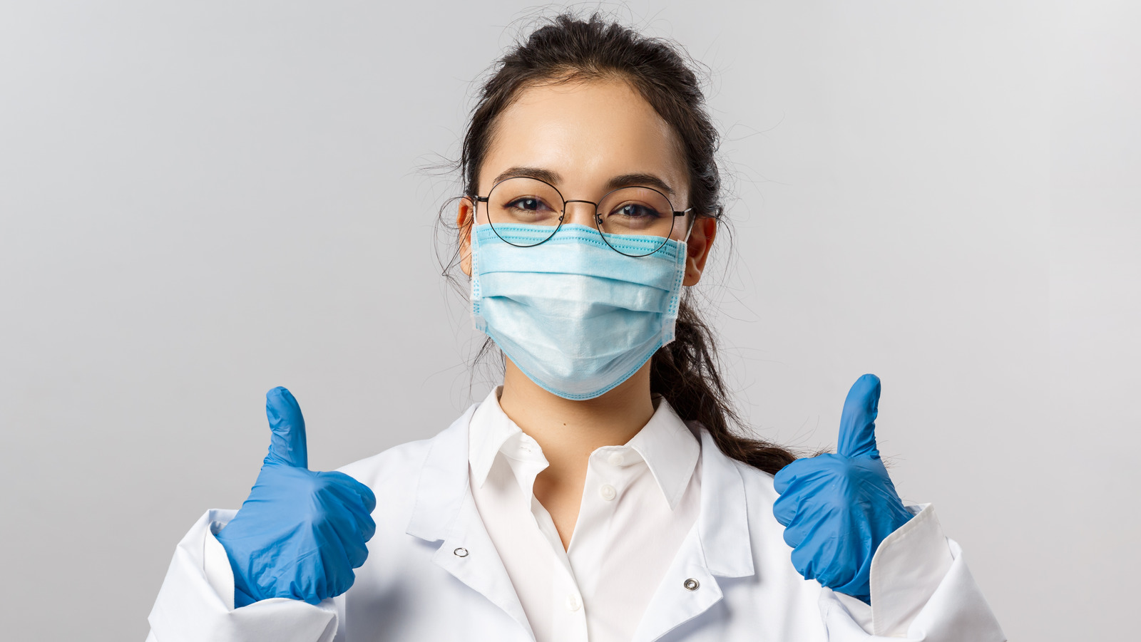 When You Wear Gloves Every Day, This Is What Happens To Your Body