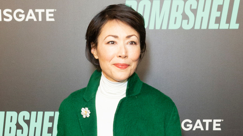 Ann Curry posing at an event
