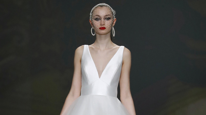 27 dresses wedding dress online