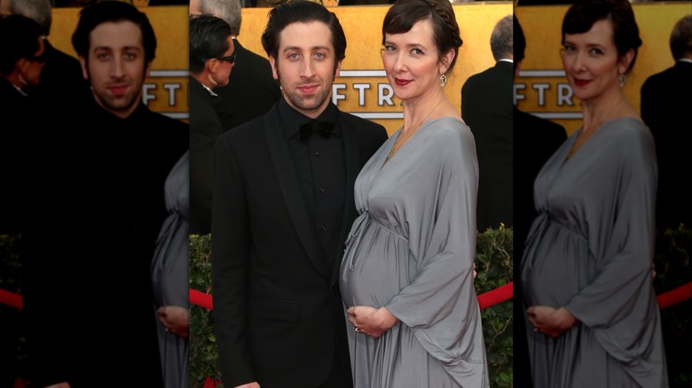 Simon Helberg and his wife on the red carpet