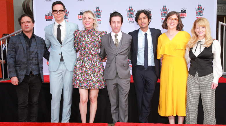 The cast of 'The Big Bang Theory' posing for a photo
