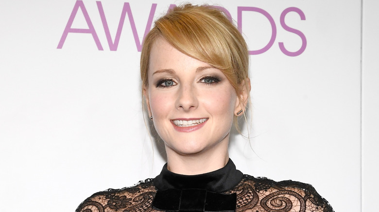 Melissa Rauch on the red carpet
