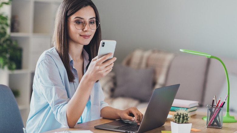 Woman on laptop 