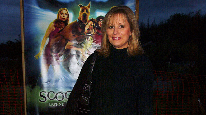 Faith Daniels posing at an event