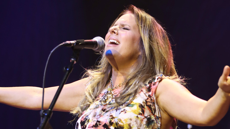 Lucie Silvas performing