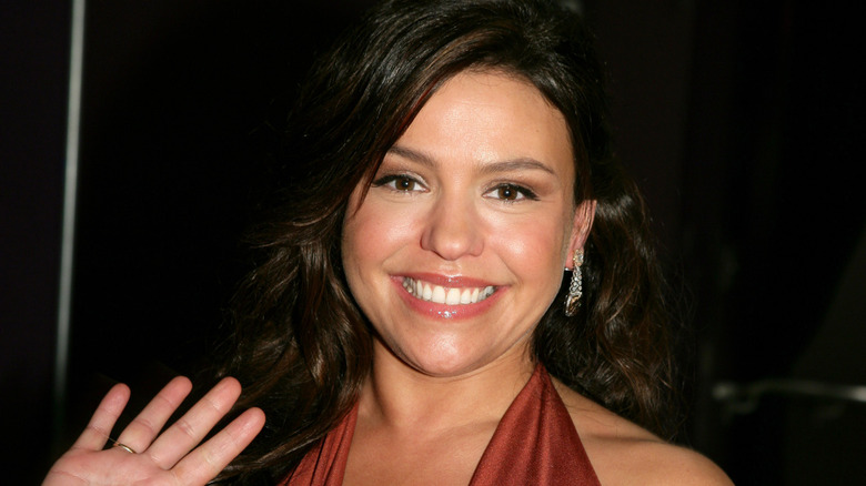 Rachael Ray smiles and waves
