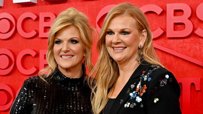 Trisha Yearwood and sister Beth