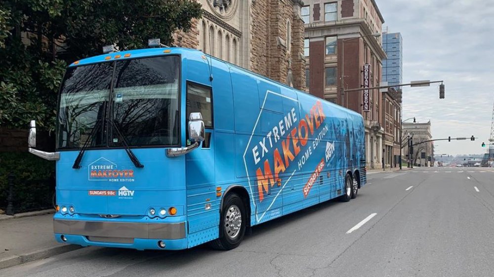 HGTV: Extreme Makeover Home Edition bus