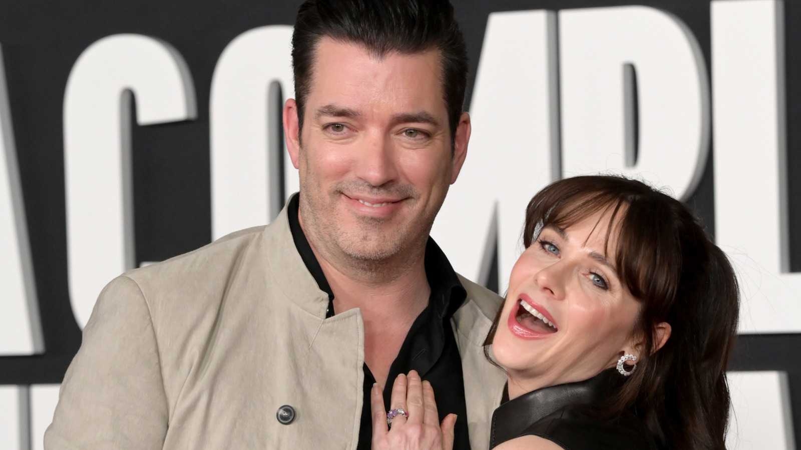<a href="https://www.thelist.com/1764556/hgtv-property-brother-jonathan-scott-relationship-history-before-zooey-deschanel/" target="_blank">Who Was HGTV’s Jonathan Scott With Before Zooey Deschanel? Inside His Relationship History</a>