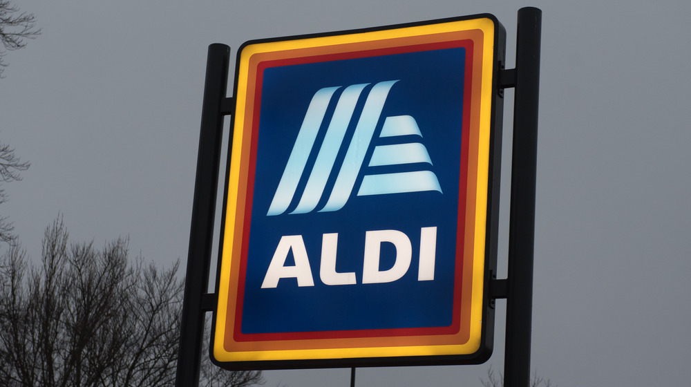 Aldi store sign