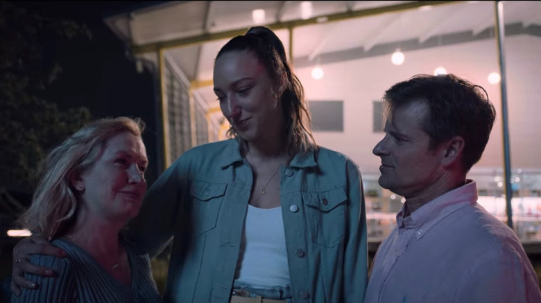 (L-R) Angela Kinsey as Helaine Kreyman, Ava Michelle as Jodi Kreyman, Steve Zahn as Richie Kreyman