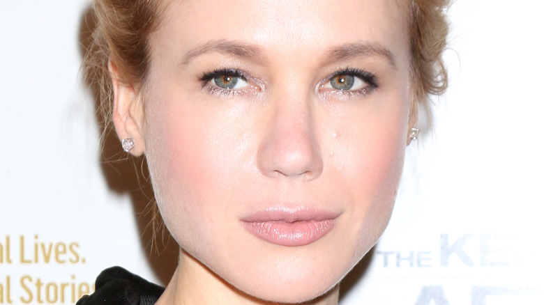 Kristen Hager﻿ unsmiling