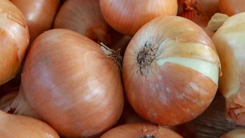 Why Do My Armpits Smell Like Onions?