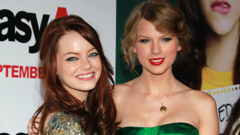 Emma Stone and Taylor Swift posing together