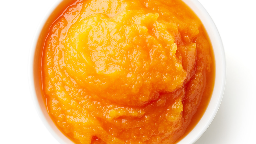 a bowl of fresh pumpkin puree