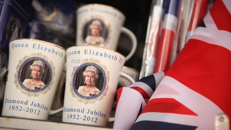 Queen Elizabeth commemorative mugs Diamond Jubilee
