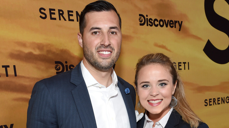 Jinger Duggar and Jeremy Vuolo posing together