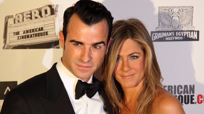 Justin Theroux and Jennifer Aniston posing