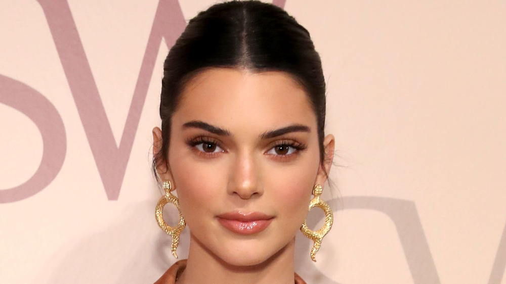 Kendall Jenner poses on the red carpet