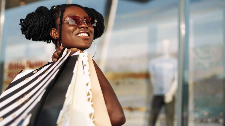 Shopper woman smiling 