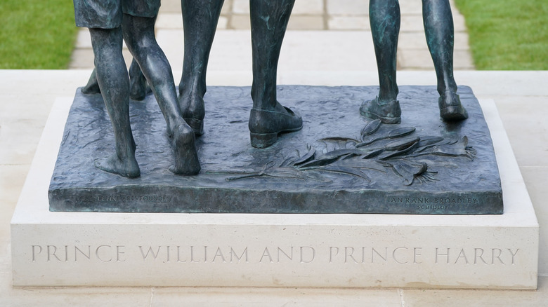 Princess Diana statue rear view