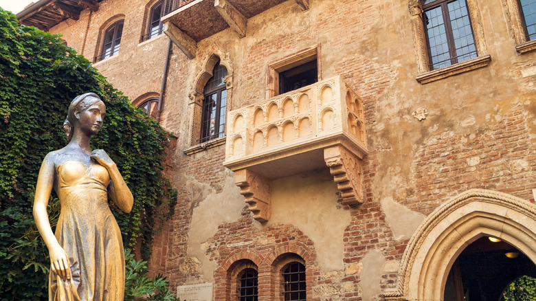 Juliet's balcony