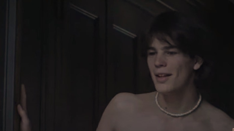 Josh Hartnett acting in The Virgin Suicides