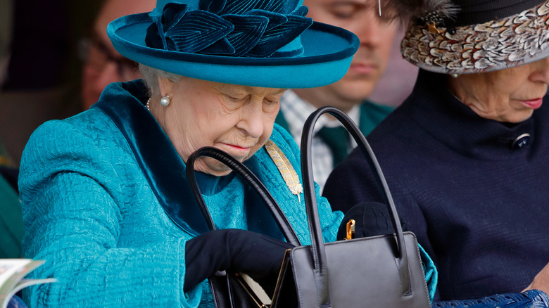 Queen Elizabeth with handbag