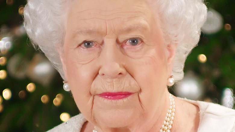 Queen Elizabeth giving her Christmas address