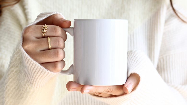 Woman drinking tea 