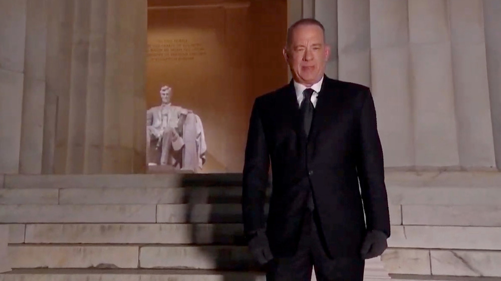 Screenshot Tom Hanks inauguration on the Lincoln Memorial steps