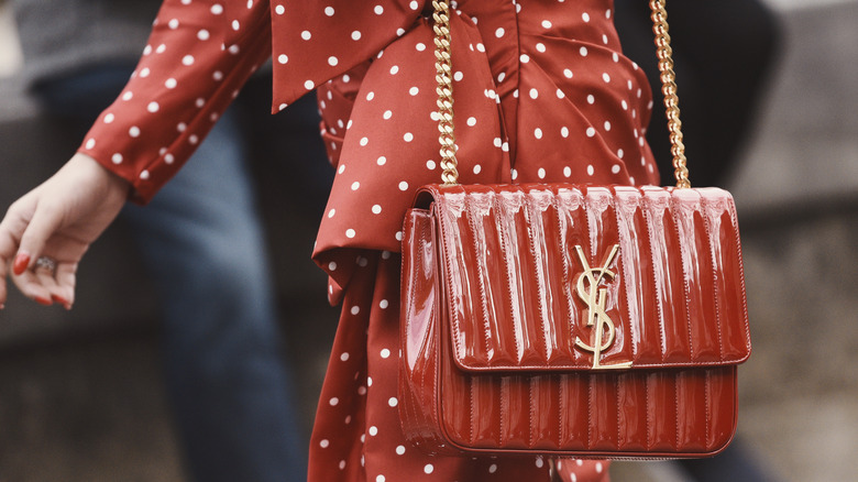 Street style fashion at Paris Fashion Week 