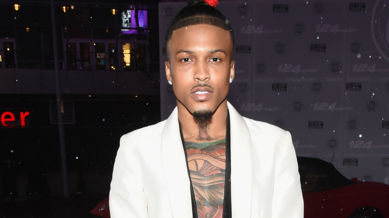 August Alsina posing