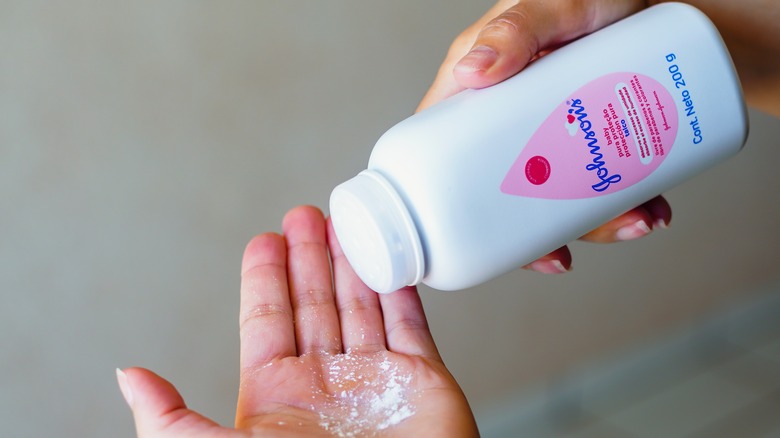 Johnson & Johnson baby powder