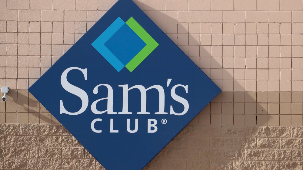 Sam's Club sign