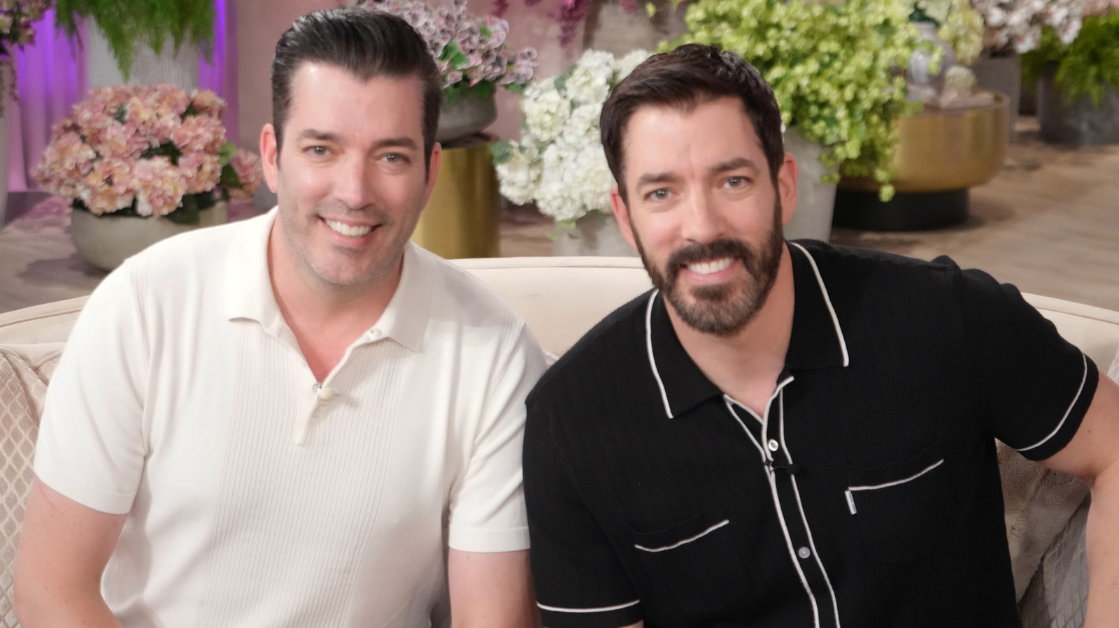 <a href="https://www.thelist.com/1807889/hgtv-property-brothers-drew-jonathan-scott-rumors/" target="_blank">Wild Rumors About HGTV’s Property Brothers Drew & Jonathan Scott</a>