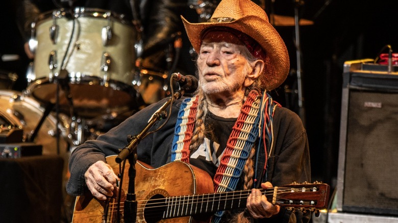 Willie Nelson performing