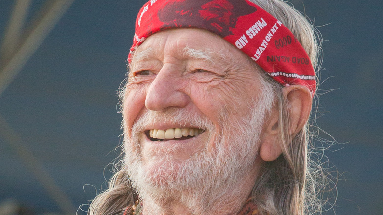 Willie Nelson performing