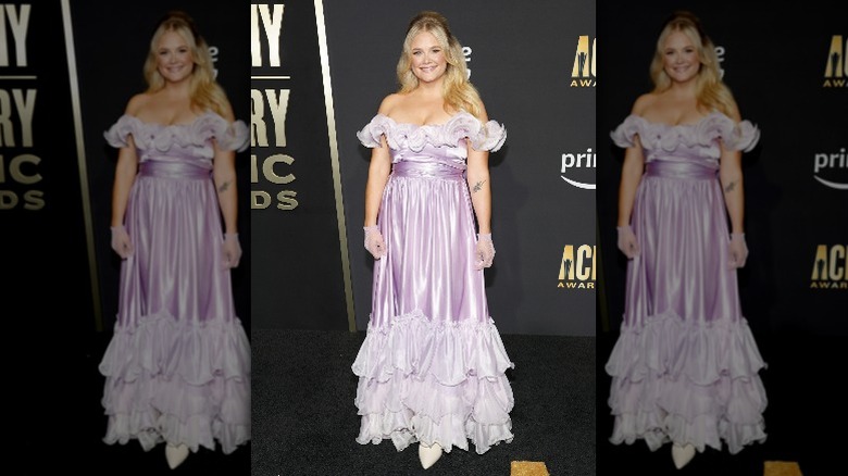 Hailey Whitters in a lavender gown on the red carpet