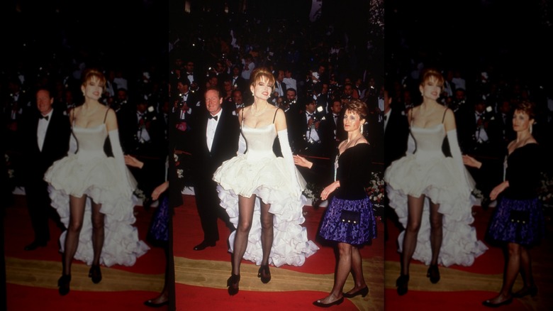Geena Davis walking the red carpet at the 1992 Academy Awards