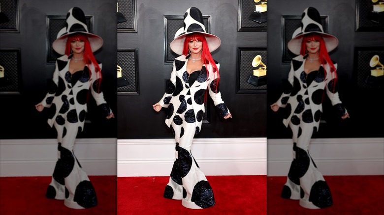Shania Twain posing on the red carpet at the 2023 Grammys