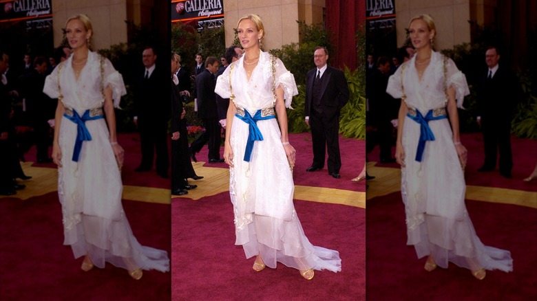 Uma Thurman waking the red carept at the 2004 Academy Awards